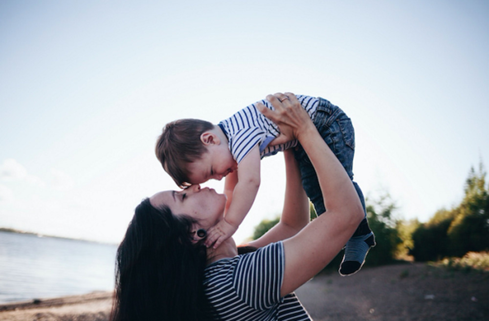 FAQ: What disqualifies a surrogate mother?